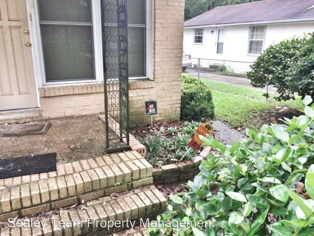 2605 Saxon St - Photo 2 of 12