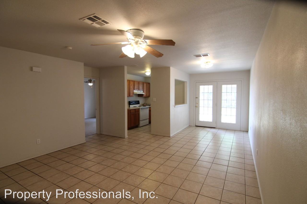 1128 Misty Acres Dr - Photo 2 of 6