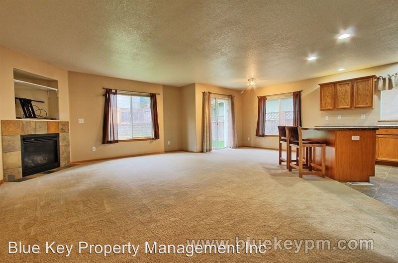 925 Yale Ave - Photo 2 of 14