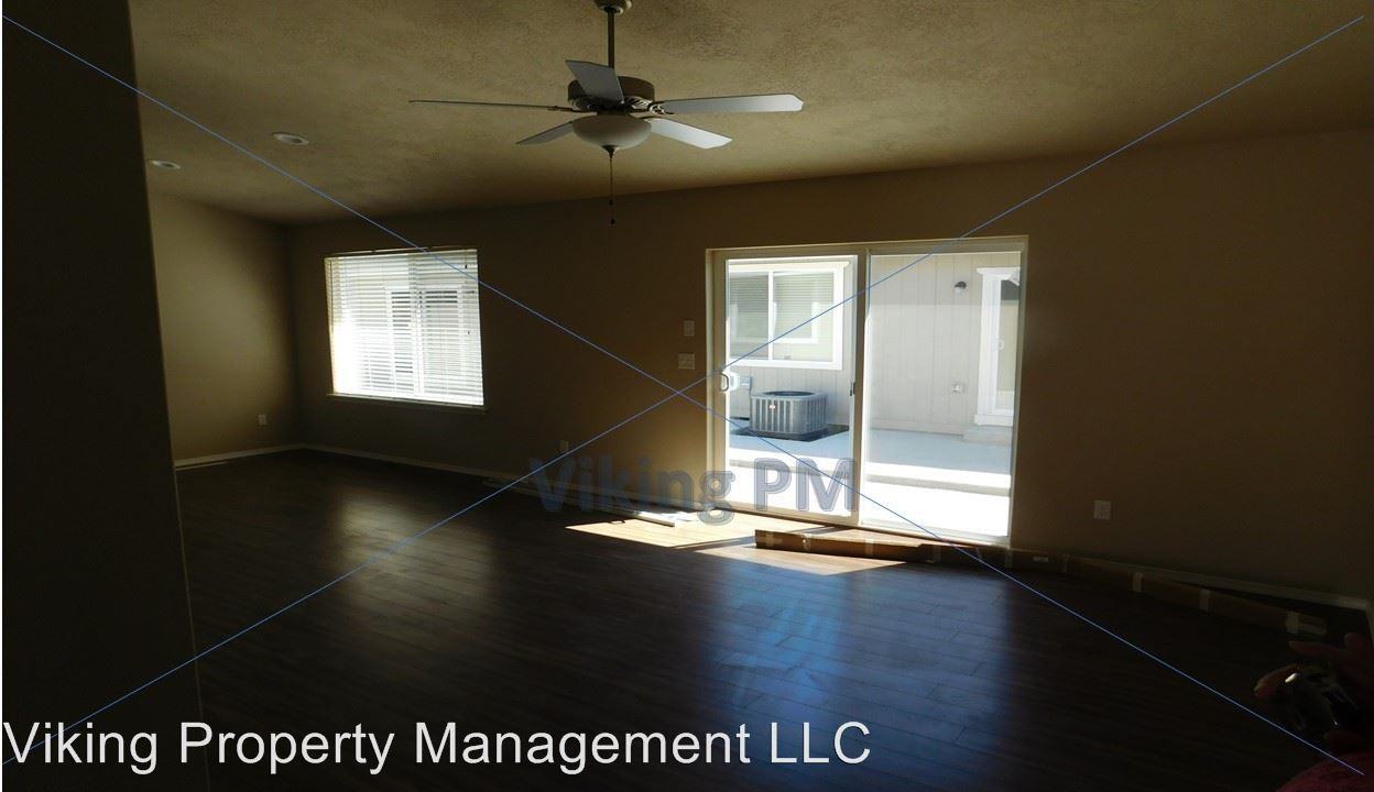 NW 2nd & Meadow Lakes Dr. - Photo 3 of 8