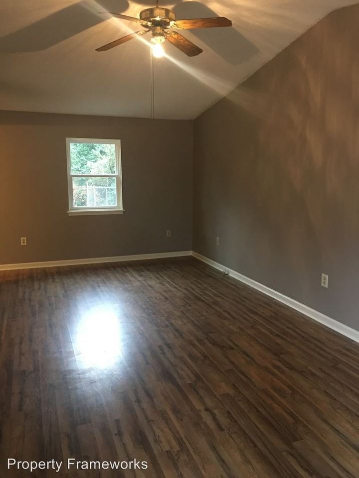 11 Coulter Dr - Photo 2 of 9