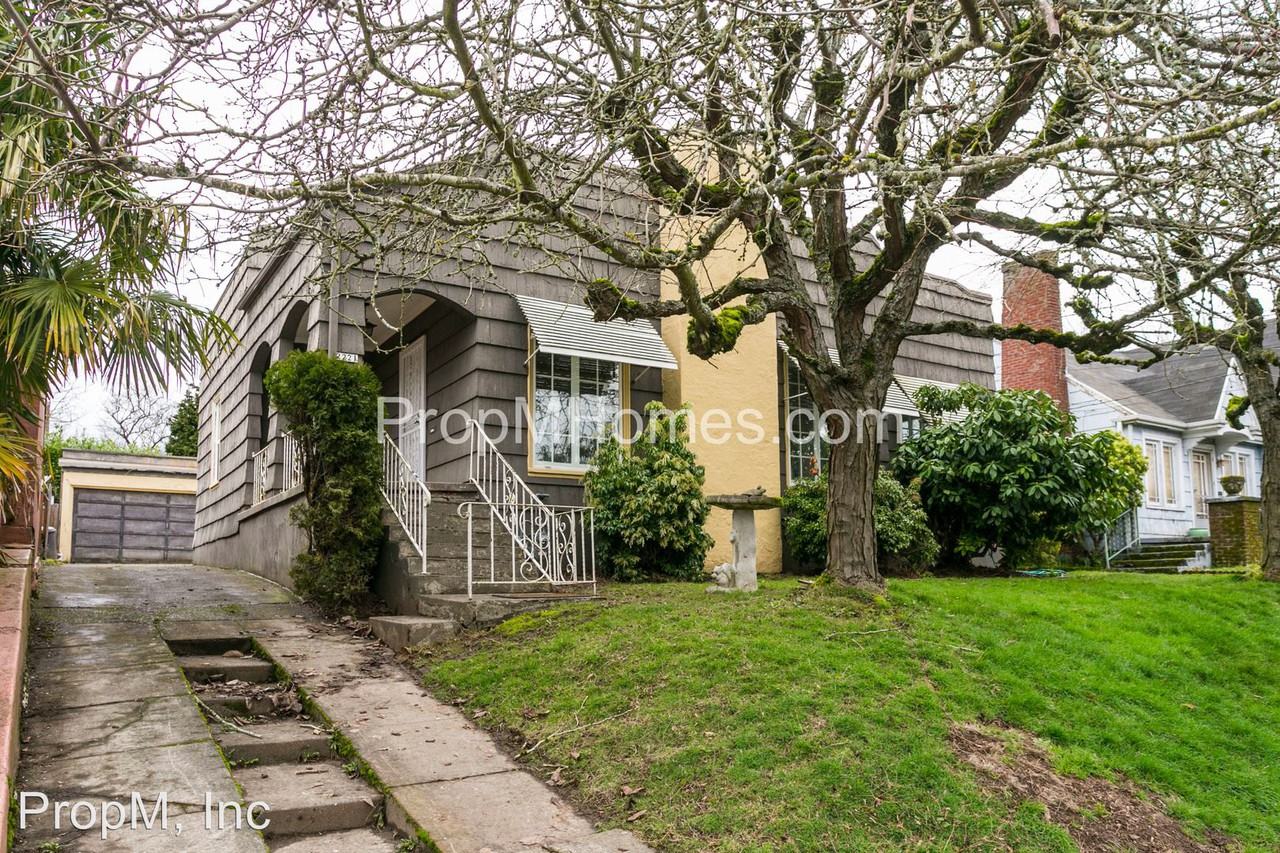 2221 SE Sherman St - Photo 2 of 37