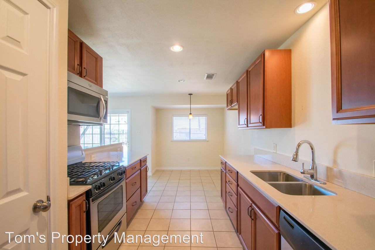 829 Sunshine Ln - Photo 2 of 17