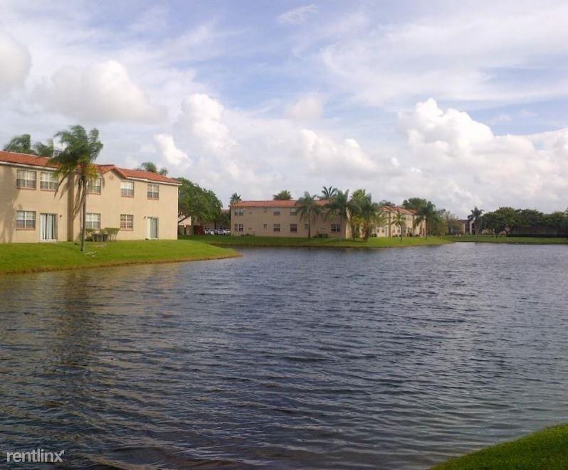 8734 SW 3rd St - Photo 3 of 5