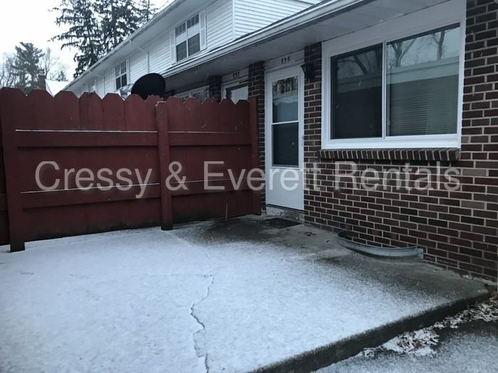 935 S 3rd St - Photo 2 of 14