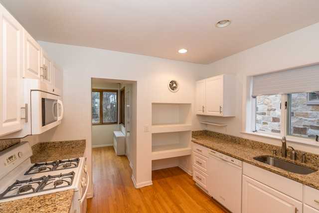 260 Mary St - Photo 2 of 22