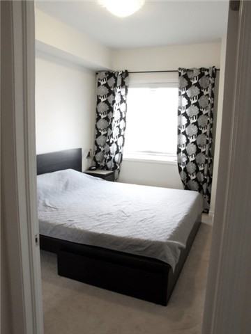 17 Coneflower Crescent - Photo 3 of 9