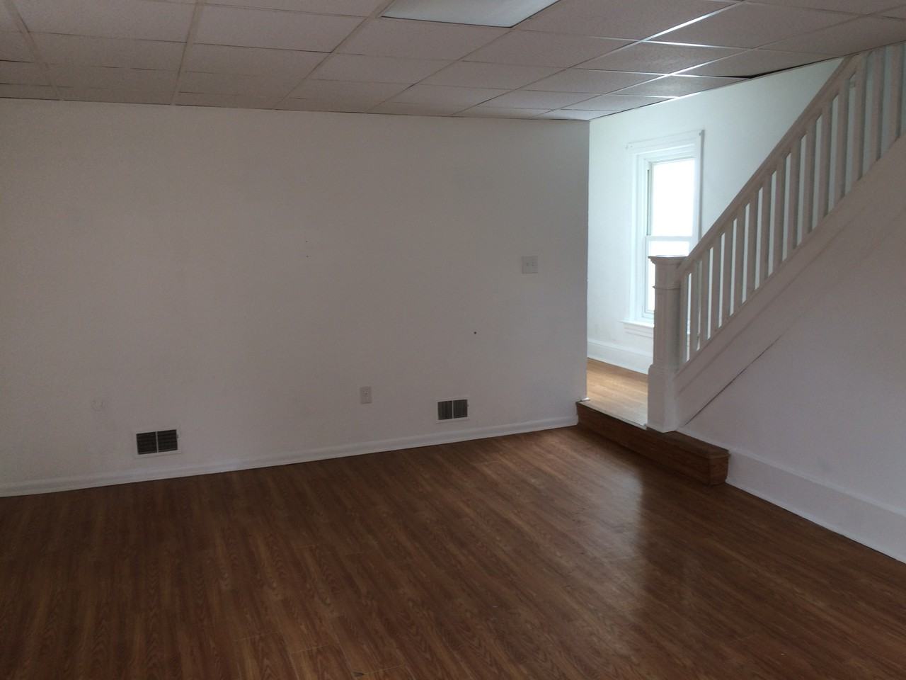 255 Beech St - Photo 2 of 17