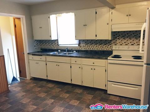 7917 County Rd S - Photo 3 of 18