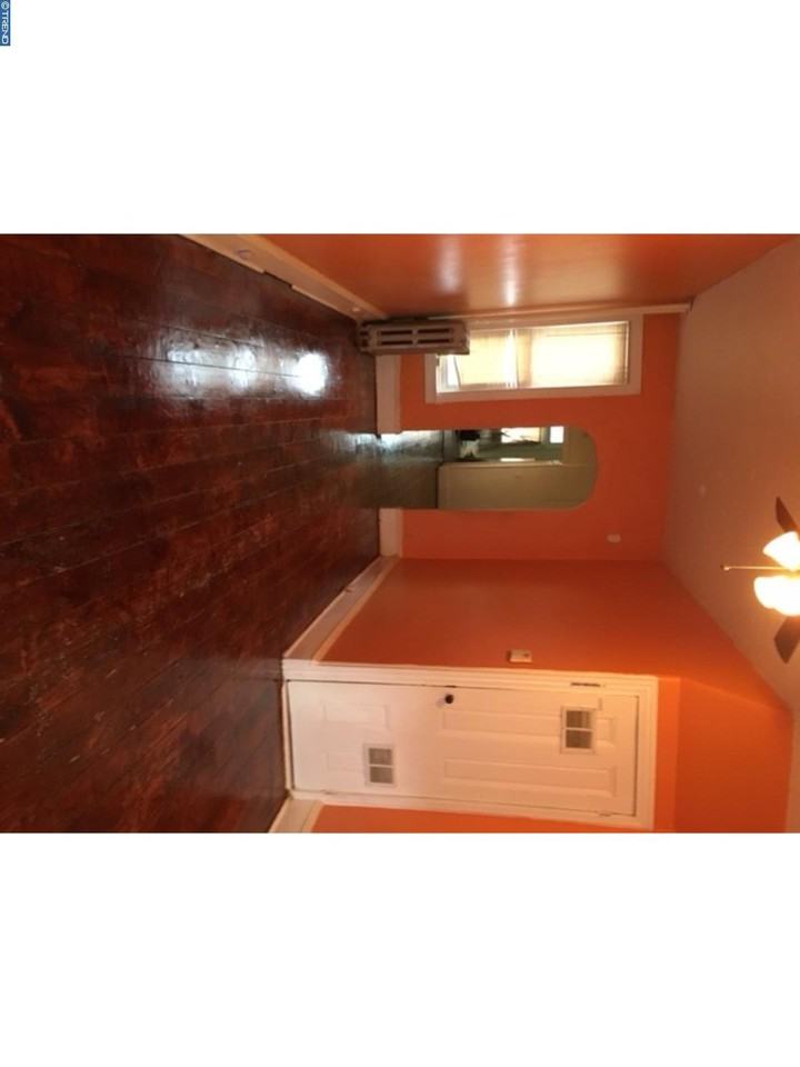 1239 Buttonwood St - Photo 2 of 9