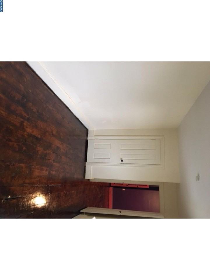 1239 Buttonwood St - Photo 3 of 9