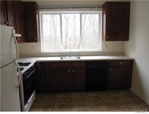 213 Arlington Ct - Photo 2 of 16