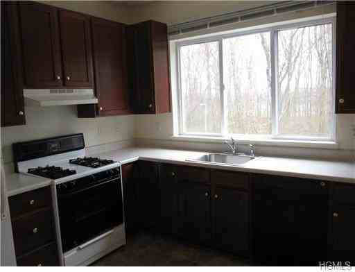 213 Arlington Ct - Photo 3 of 16