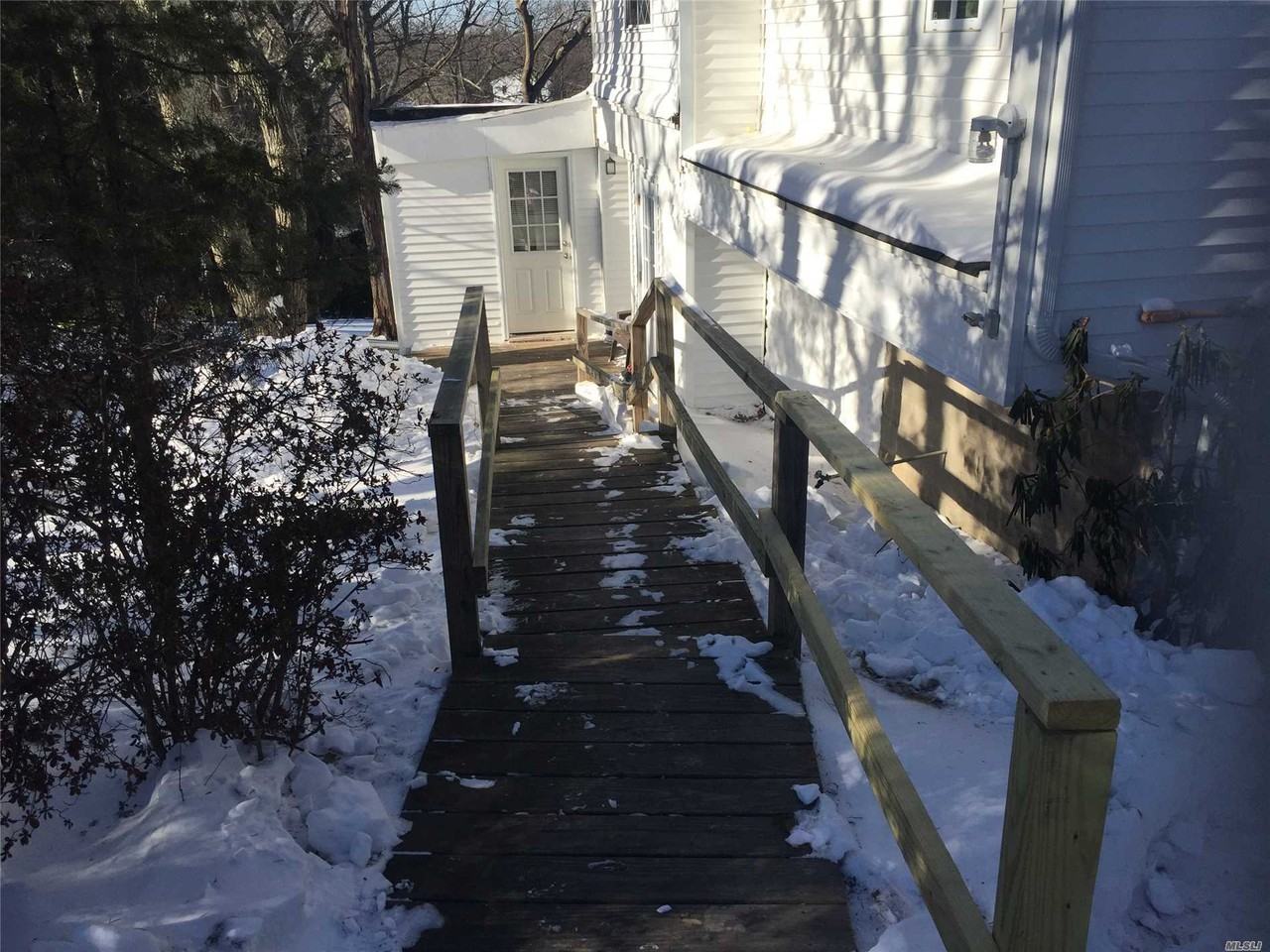 67 Woodhaven Dr - Photo 2 of 7