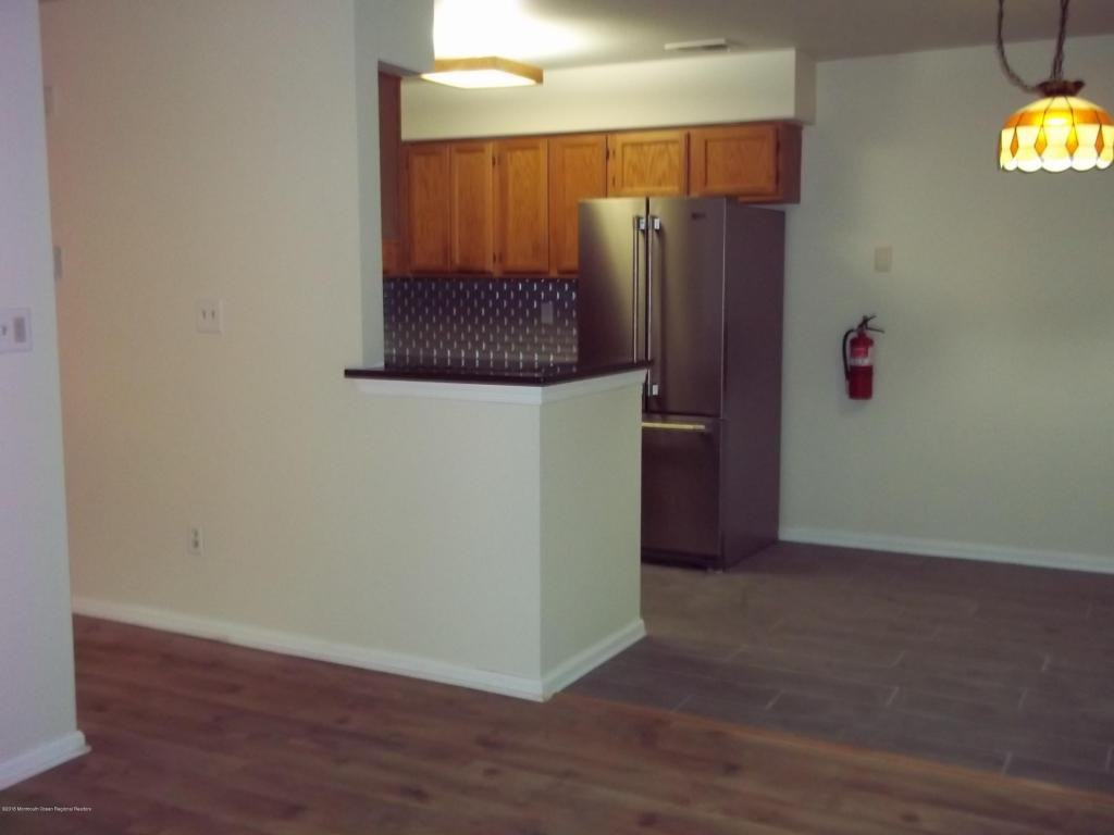 979 Lily Ct - Photo 3 of 13