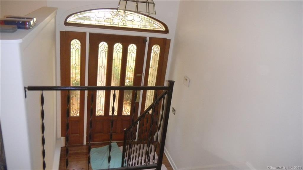 15 Meadow St - Photo 3 of 13