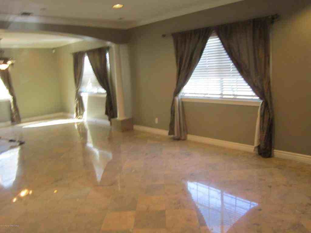 200 W Live Oak St - Photo 2 of 18