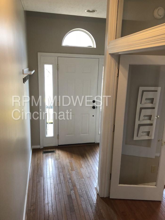 940 Weninger Cir - Photo 2 of 22