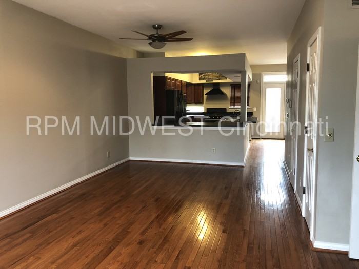 940 Weninger Cir - Photo 3 of 22