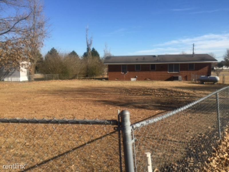 204 Park Dr - Photo 2 of 2