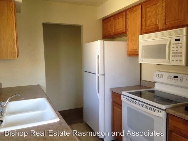 395 Sierra St. - Photo 3 of 10