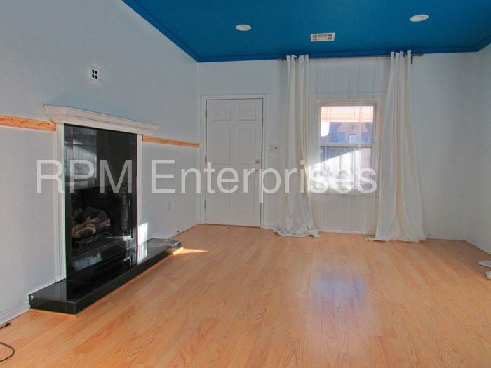 525 NW 27th St - Photo 3 of 22