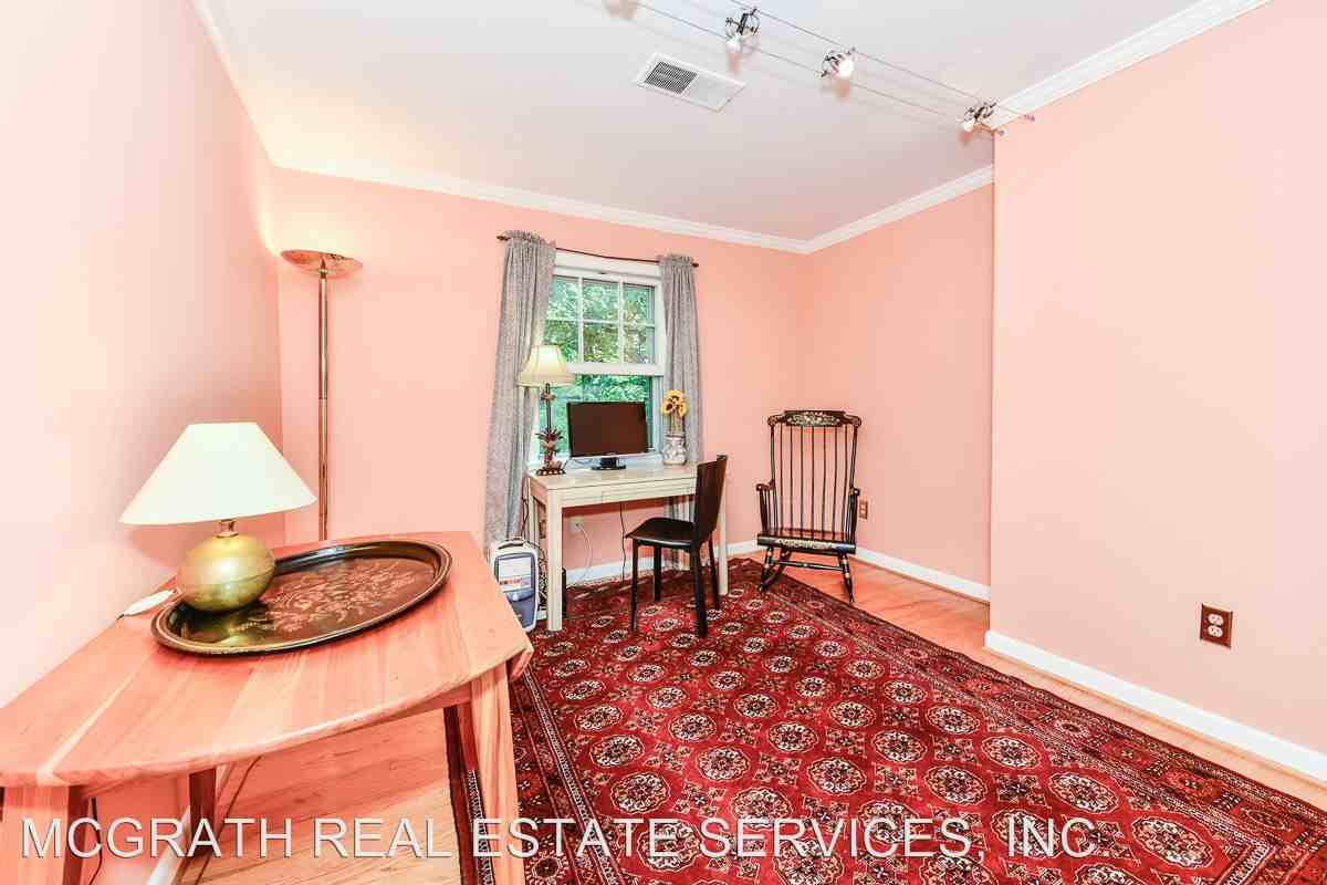 916 S George Mason Dr - Photo 2 of 46