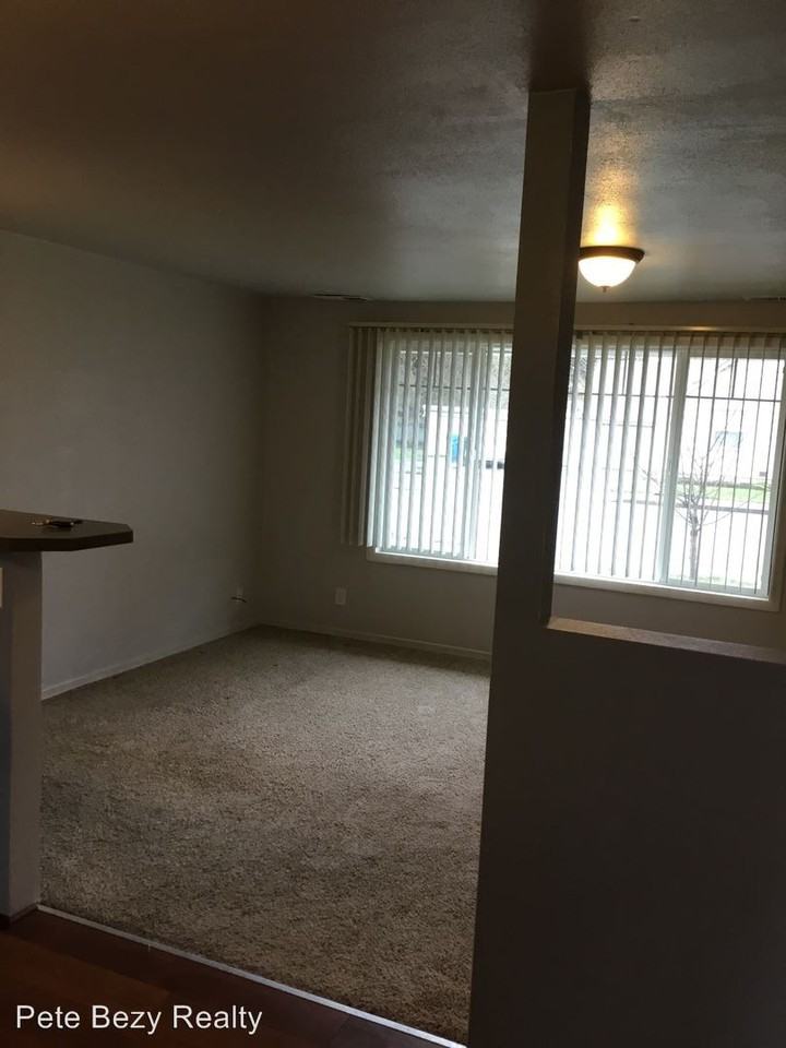 1310 Johnson Rd - Photo 2 of 10