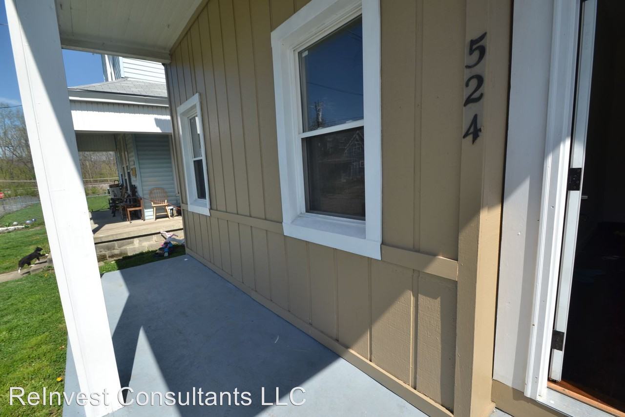 524 Maple St - Photo 2 of 15