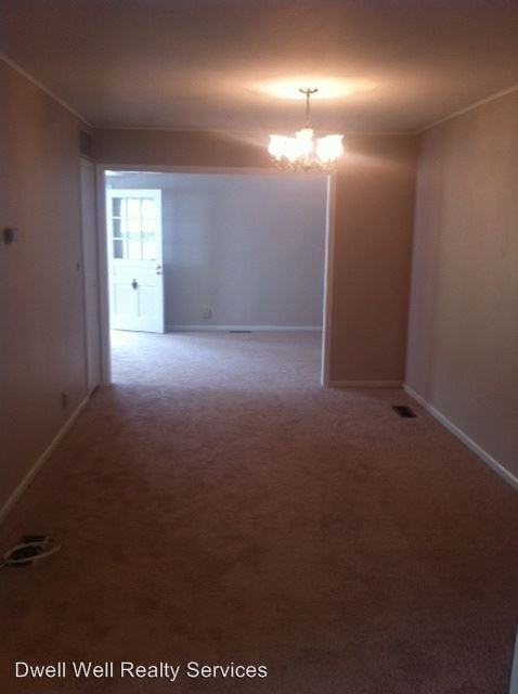 3140 E 21st St - Photo 3 of 8