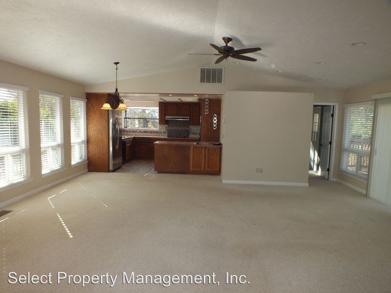 3152 Sierrama Dr - Photo 3 of 5