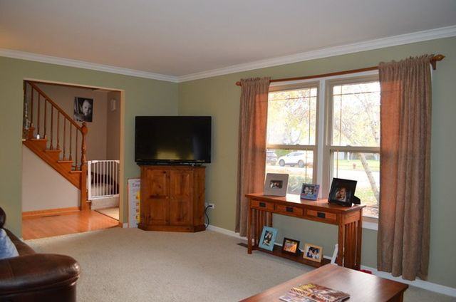 649 Eichler Dr - Photo 2 of 16