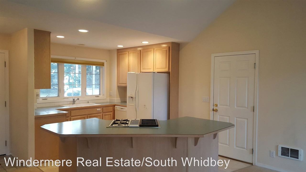 2763 Sun Vista Cir - Photo 3 of 17