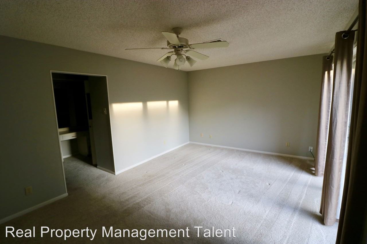 3206 Creekwood Cir - Photo 2 of 8