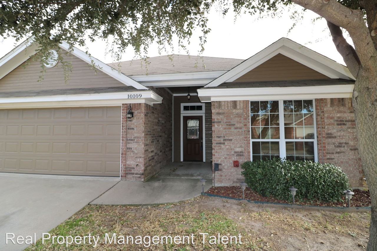 10109 Colony Dr - Photo 2 of 14