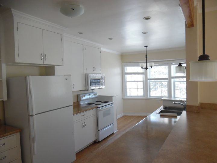 1139 N 32nd St - Photo 3 of 6