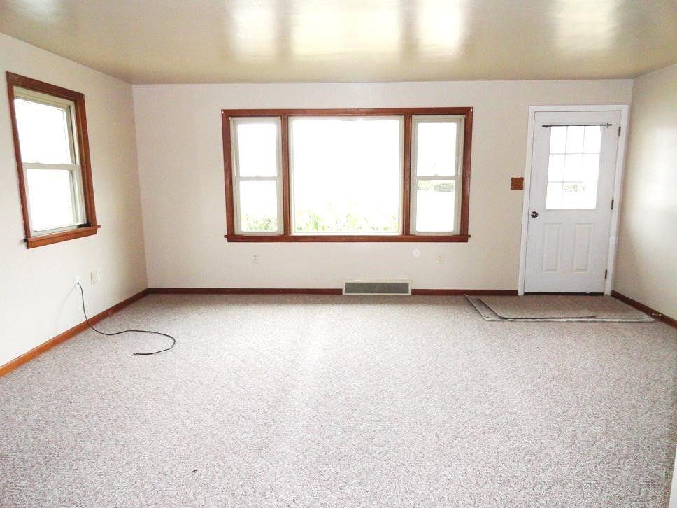 100 Tom Sue Road - Photo 2 of 14