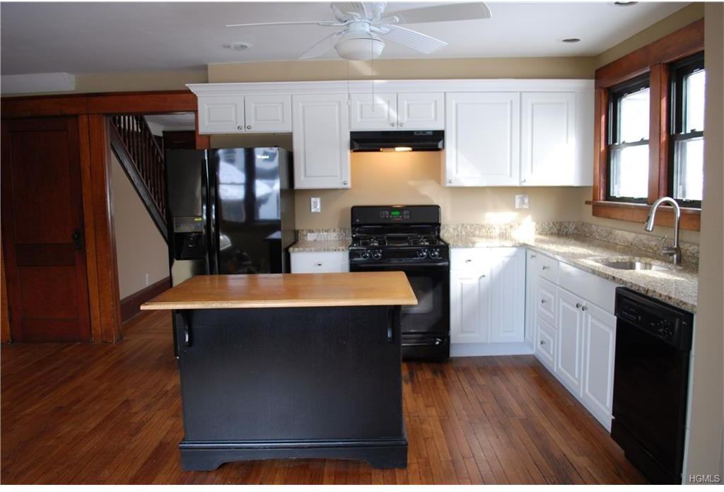 11 Carpenter Pl - Photo 3 of 17