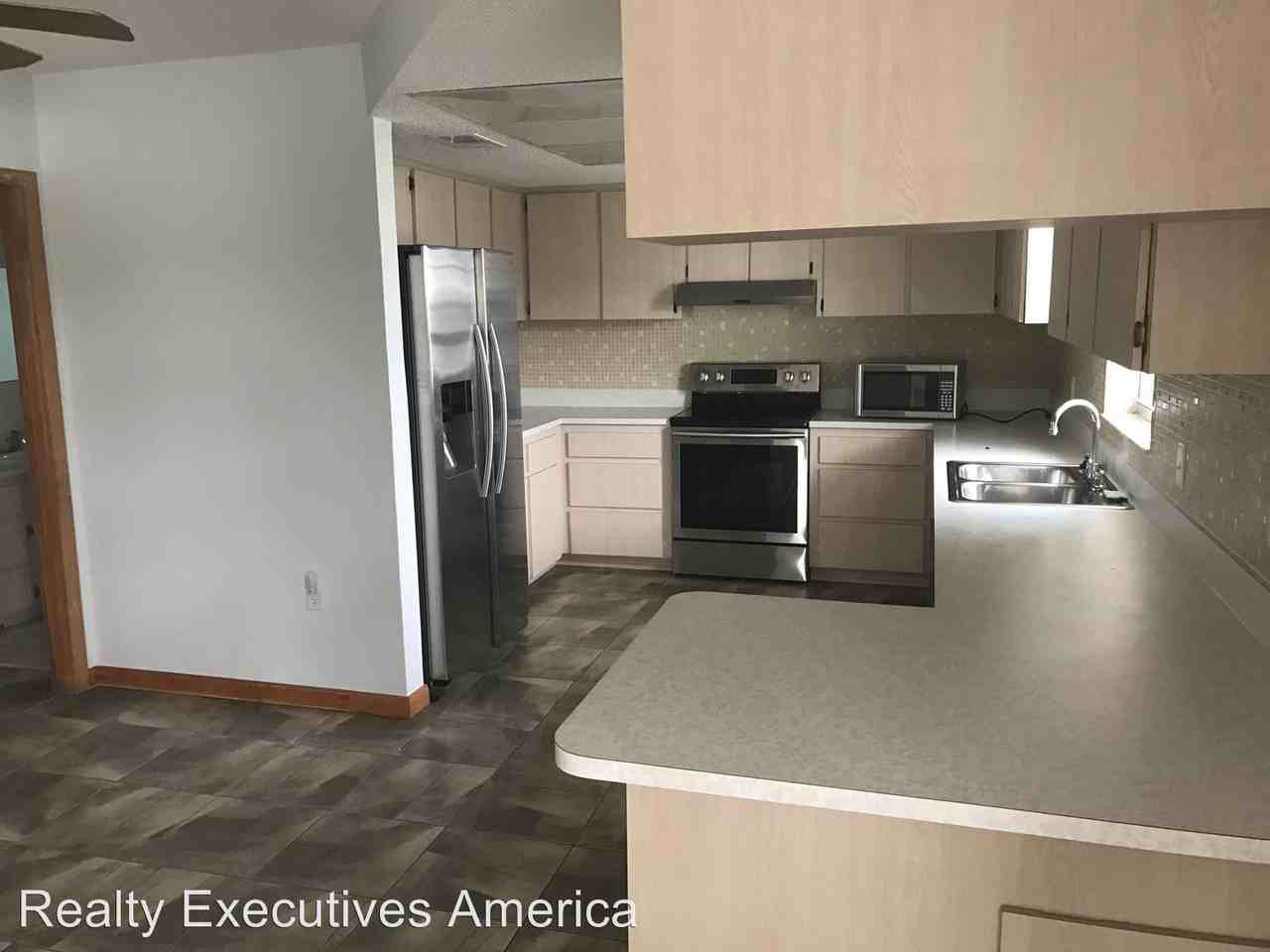 4516 Gulfstream Dr - Photo 2 of 13