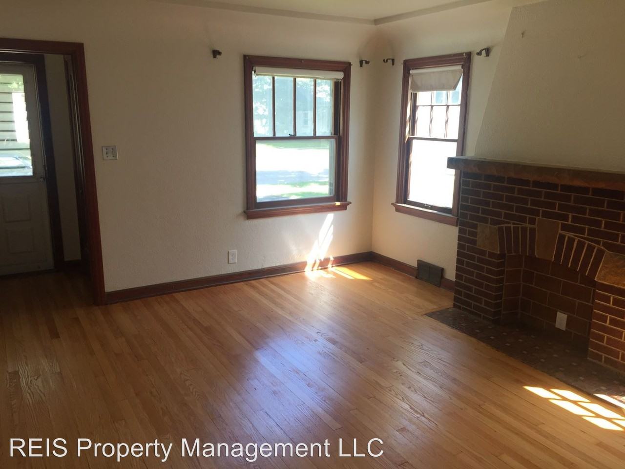 5811 N 35th St - Photo 2 of 12