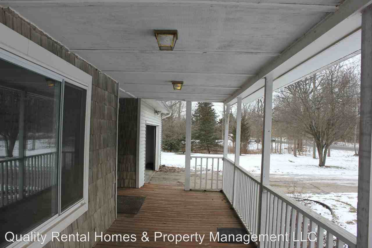 3092 Groveland Rd - Photo 3 of 21