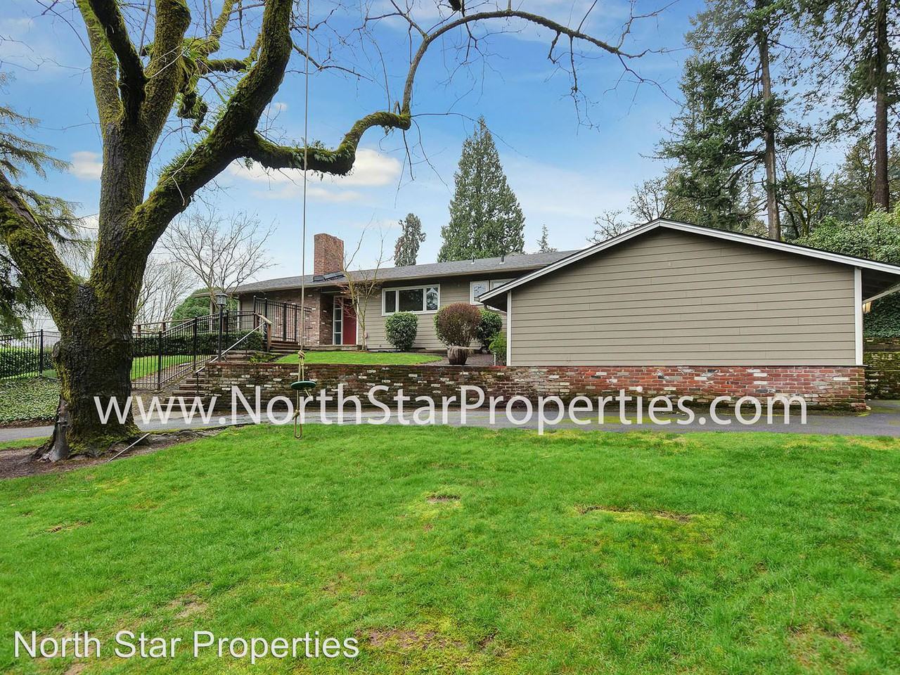 10285 SW Riverside Dr - Photo 3 of 40