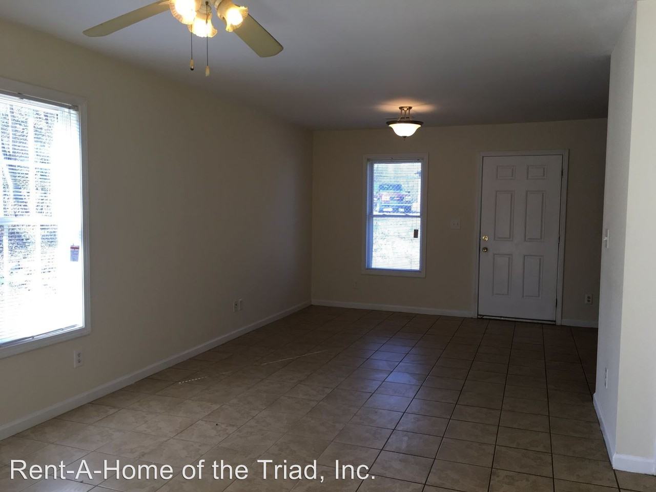 131 Thomas St - Photo 2 of 9