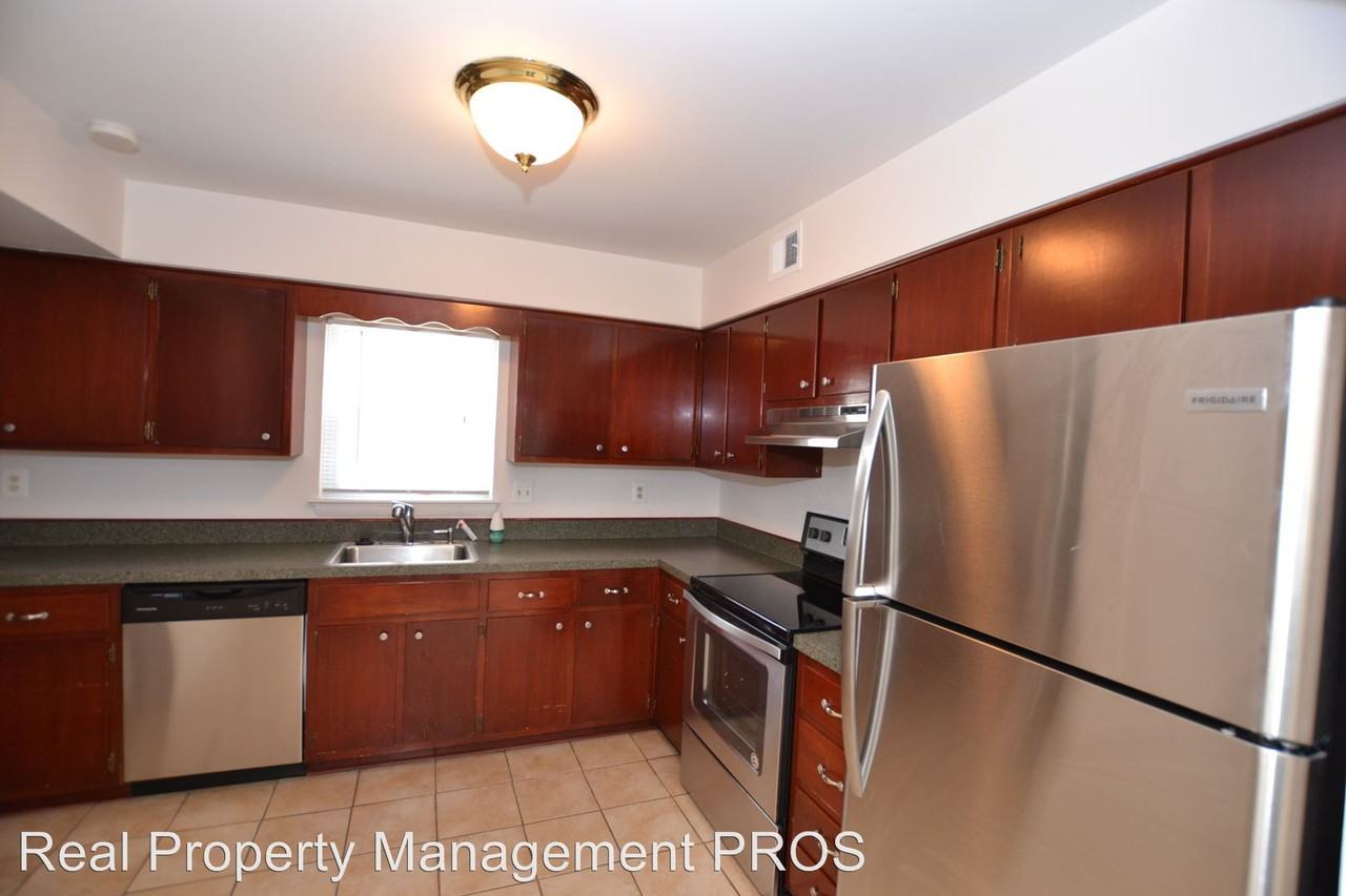 416 Crestwood St SW - Photo 3 of 26