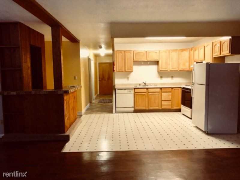 19331 Klondike St - Photo 3 of 3