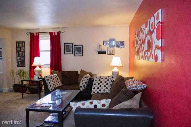 5622 Rudyard Rd - Photo 3 of 12