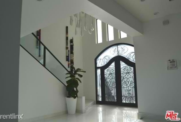 2100 Hercules Dr - Photo 3 of 30