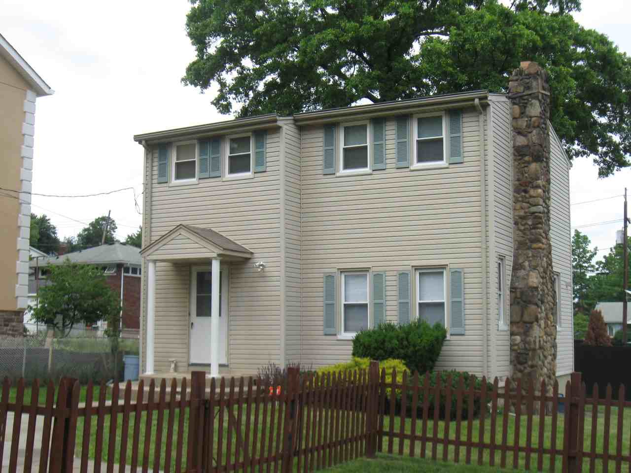 336 Lincoln Ave - Photo 2 of 18