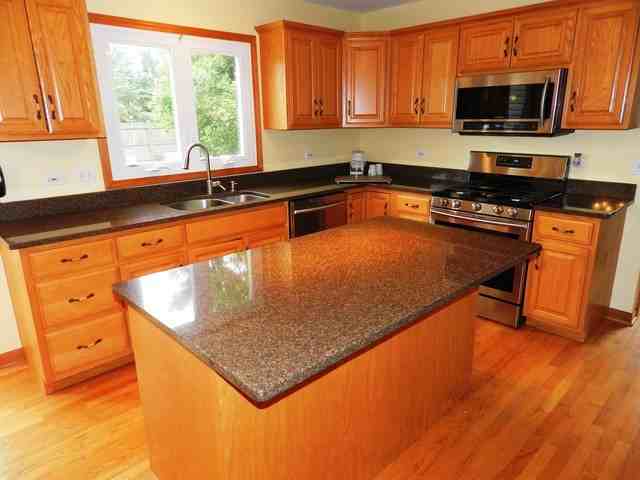 2740 Fairhauser Rd - Photo 3 of 17