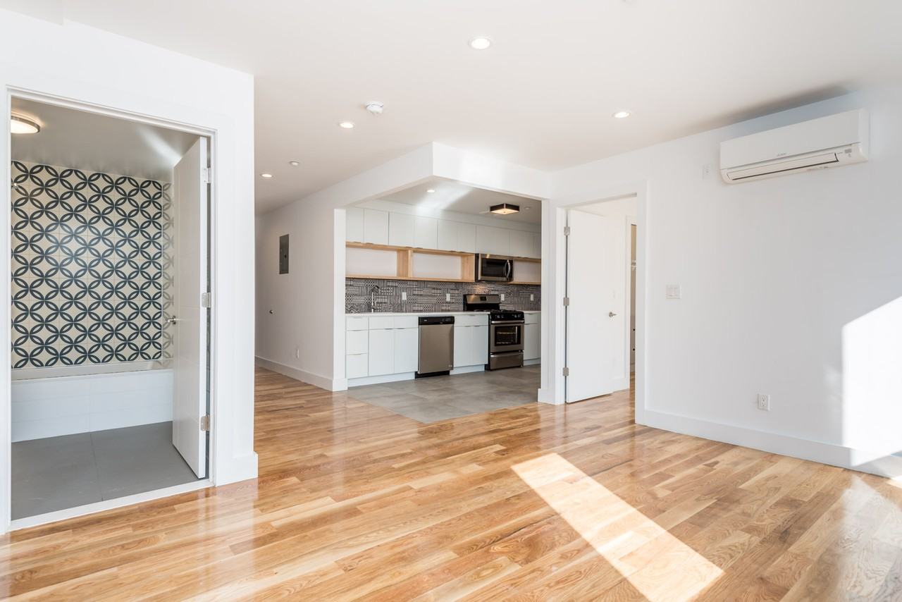 766 Lafayette Avenue #10CY